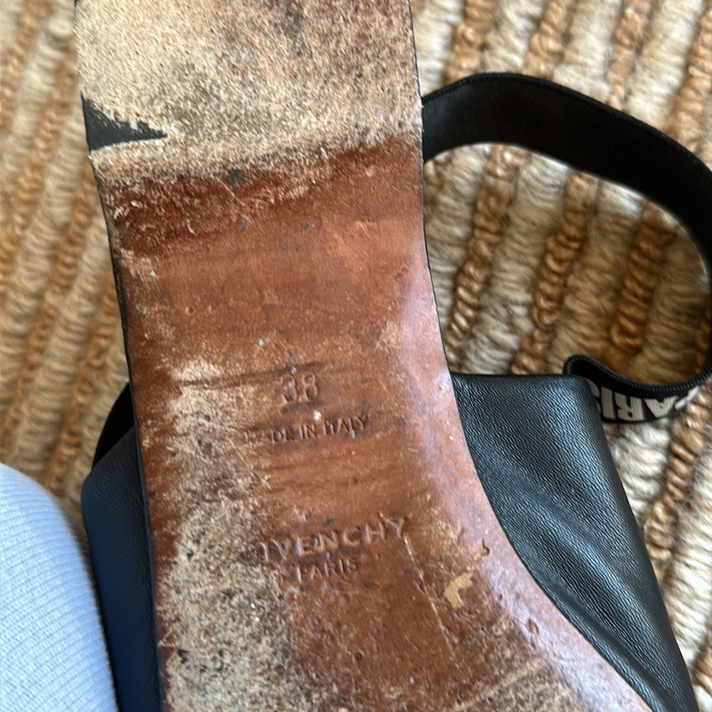 Authentic Givenchy - Picture 6 of 6